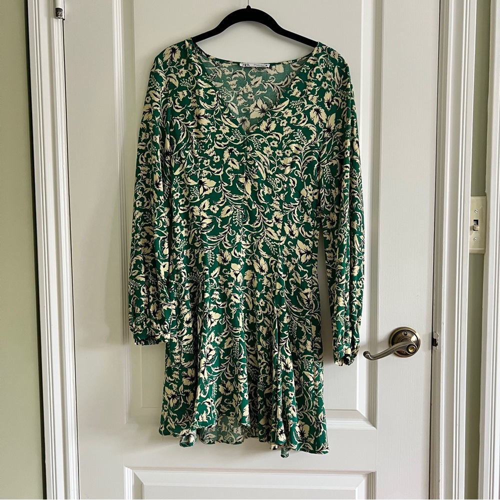 Zara Printed Green V-Neck Dress - long sleeves